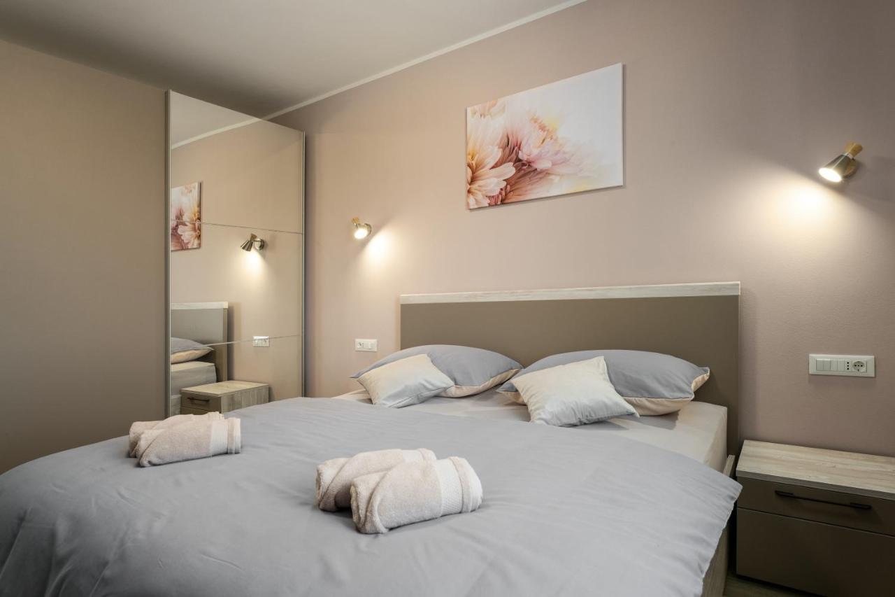 Holiday House Leana Pazin Extérieur photo
