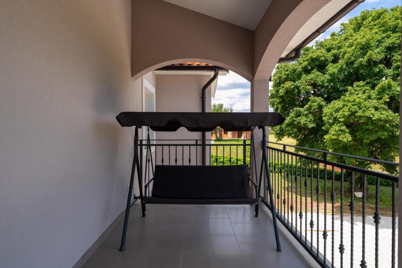 Holiday House Leana Pazin Extérieur photo